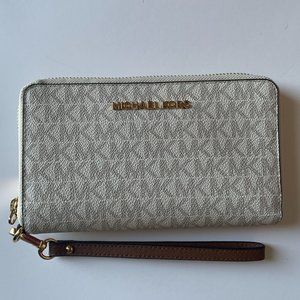 Michael Kors Jet Set Travel Flat Phone Wallet